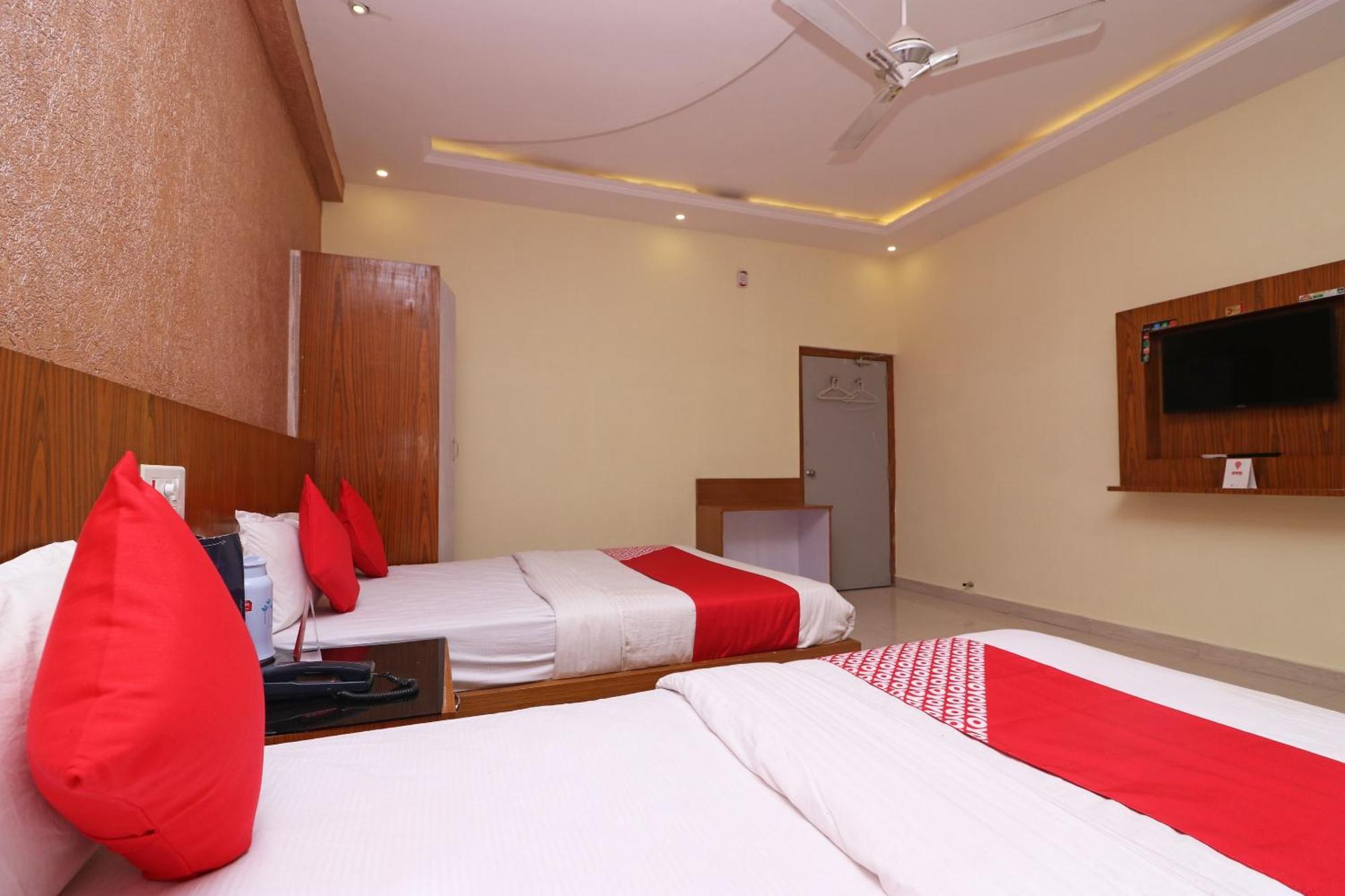 Hotel O G K Palace Bodh Gaya Exterior photo