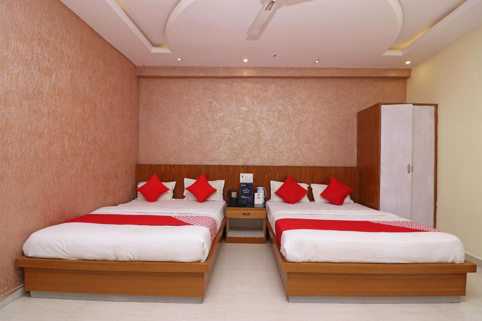 Hotel O G K Palace Bodh Gaya Exterior photo