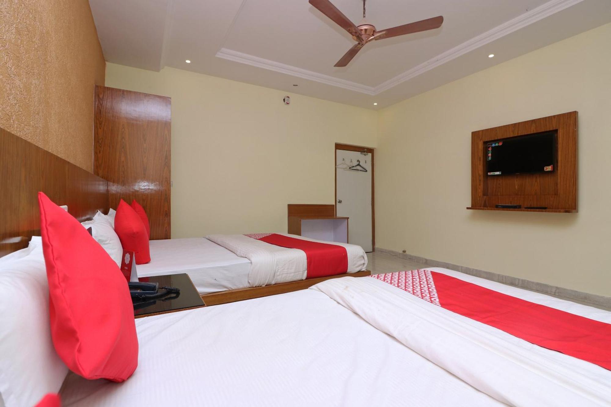 Hotel O G K Palace Bodh Gaya Exterior photo