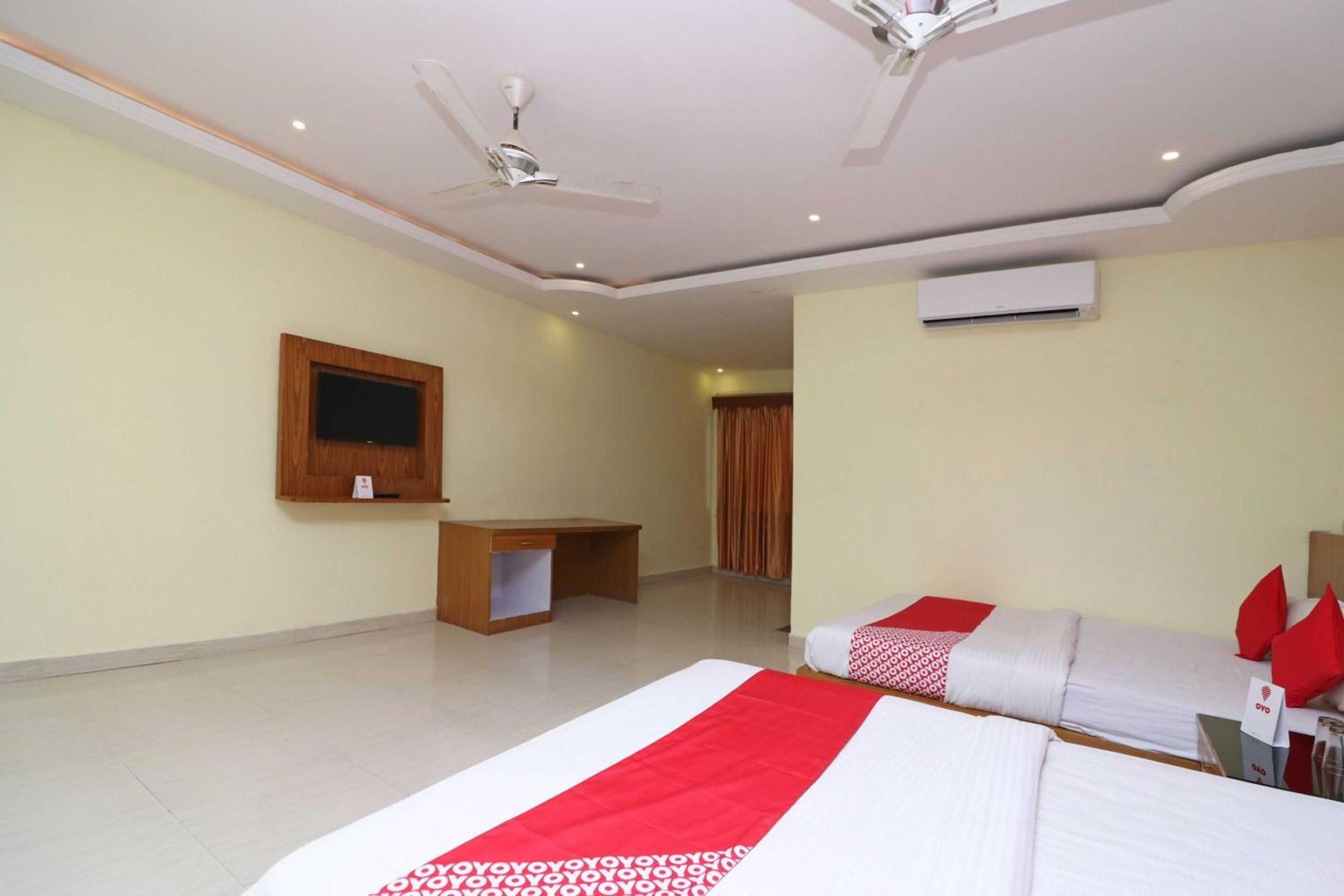 Hotel O G K Palace Bodh Gaya Exterior photo